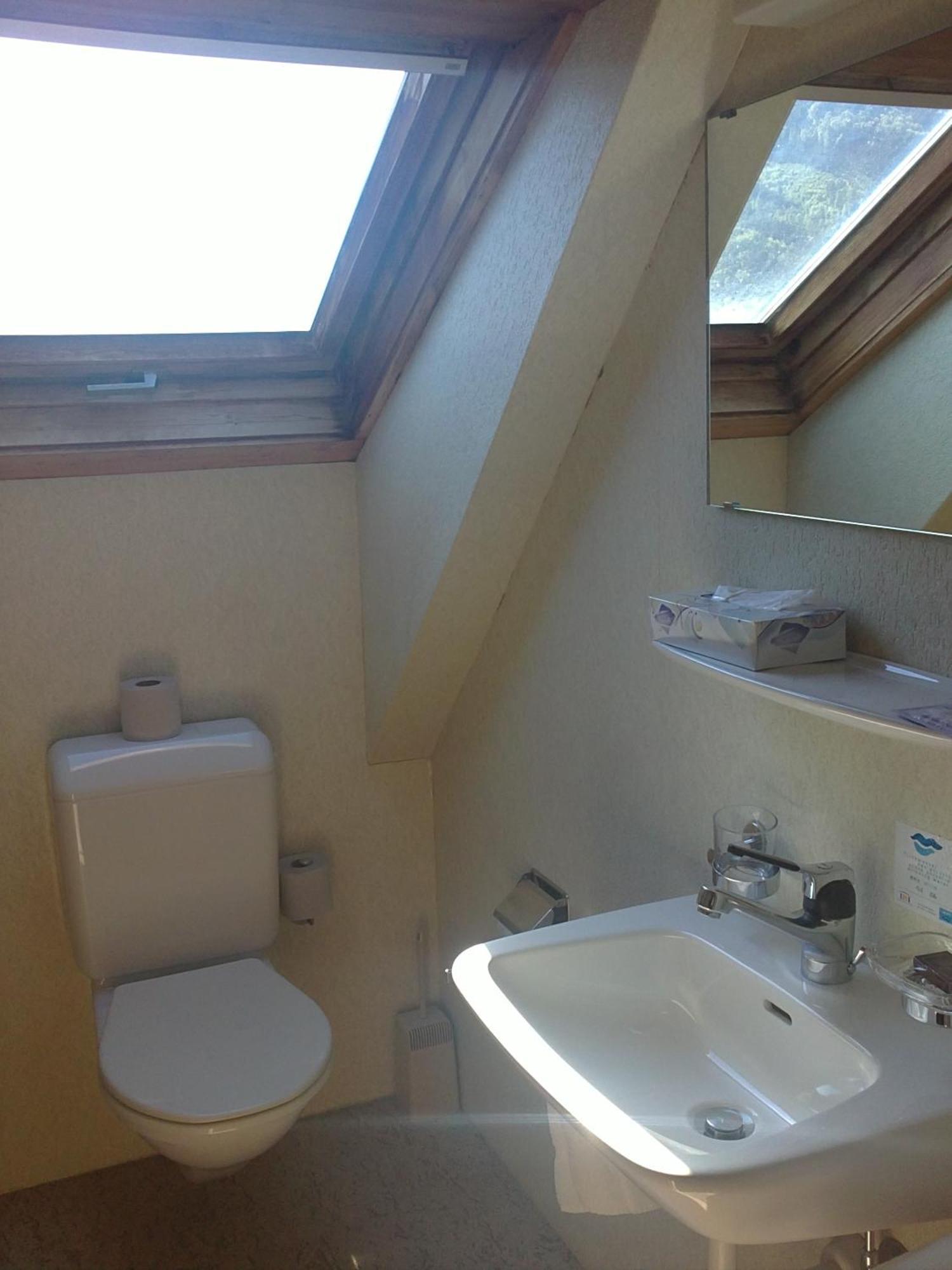 Post Hardermannli Hotel Unterseen Стая снимка