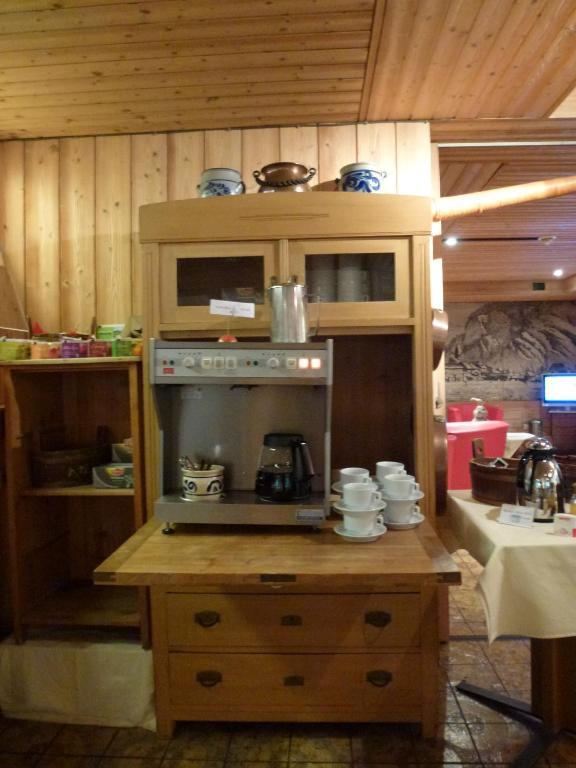Post Hardermannli Hotel Unterseen Екстериор снимка