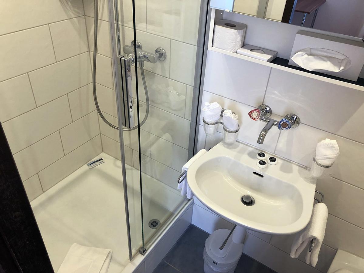Post Hardermannli Hotel Unterseen Екстериор снимка
